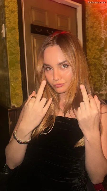 Liana Liberato photo 3 of 198
