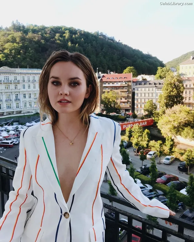Liana Liberato photo 20 of 198