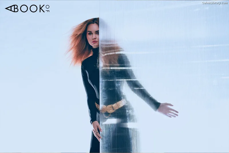 Liana Liberato photo 15 of 198