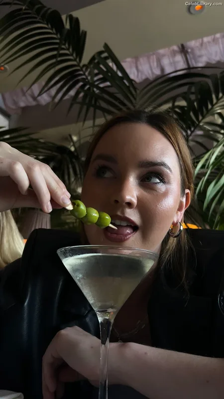 Liana Liberato photo 8 of 198