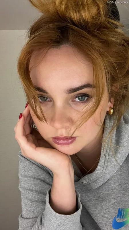 Liana Liberato photo 12 of 198