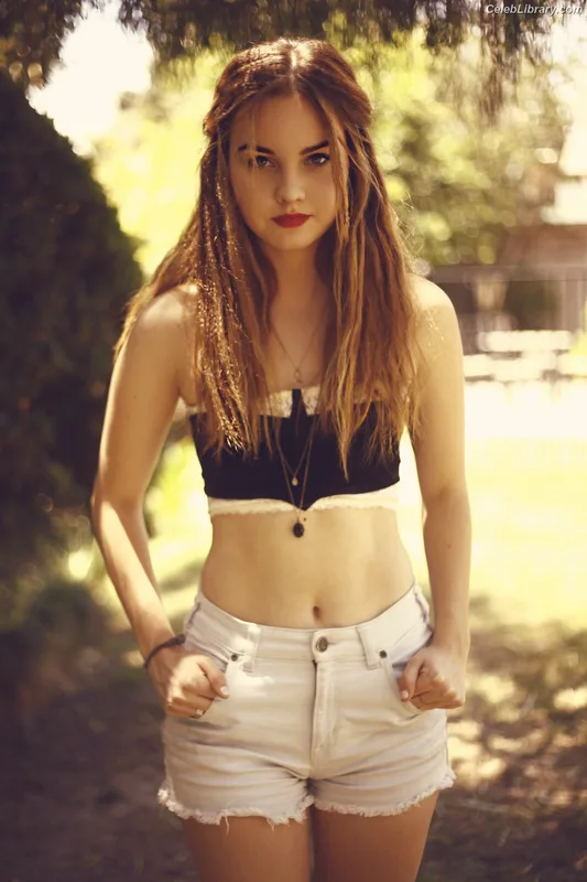 Liana Liberato photo 14 of 198