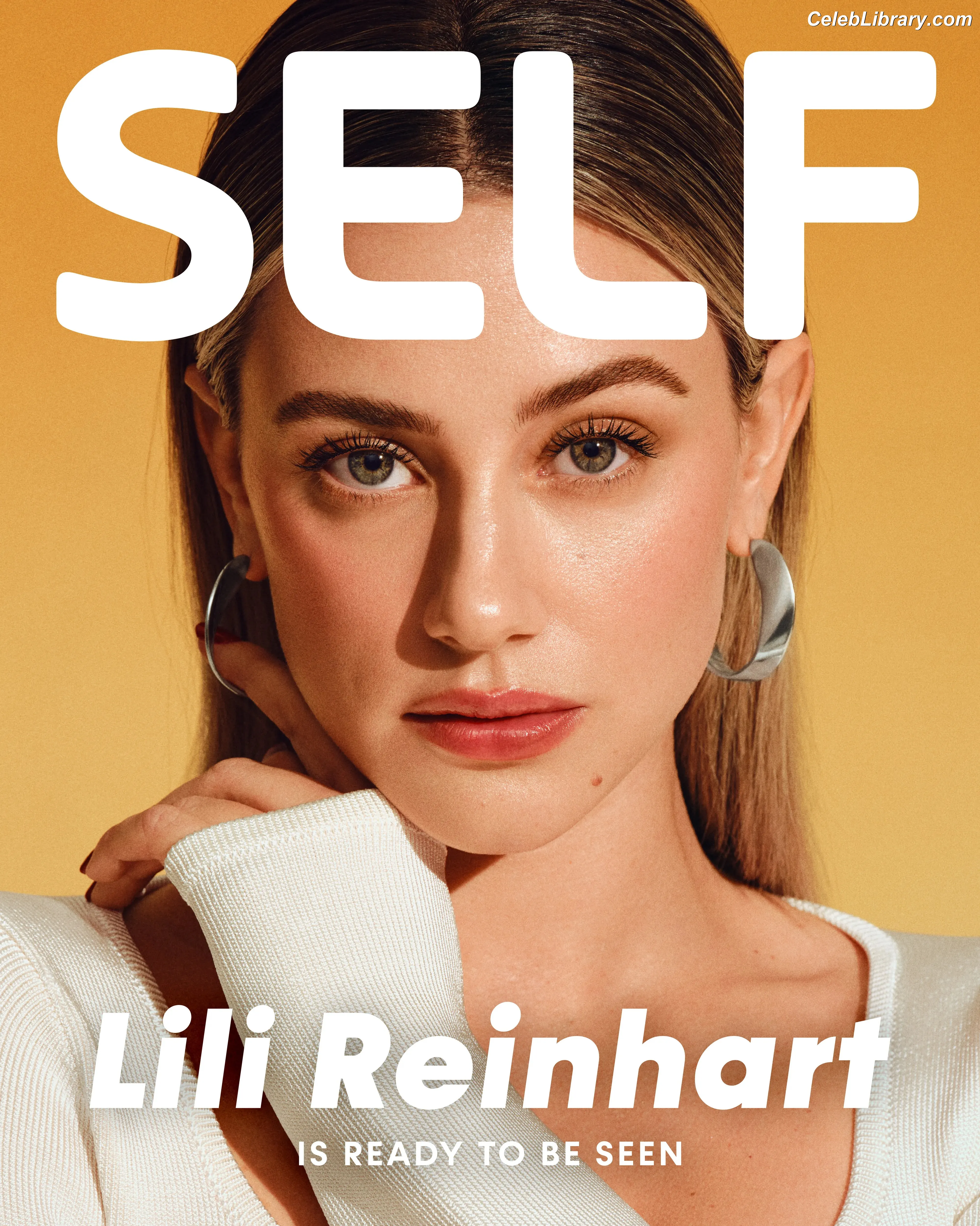 Lili Reinhart photo 13 of 1529