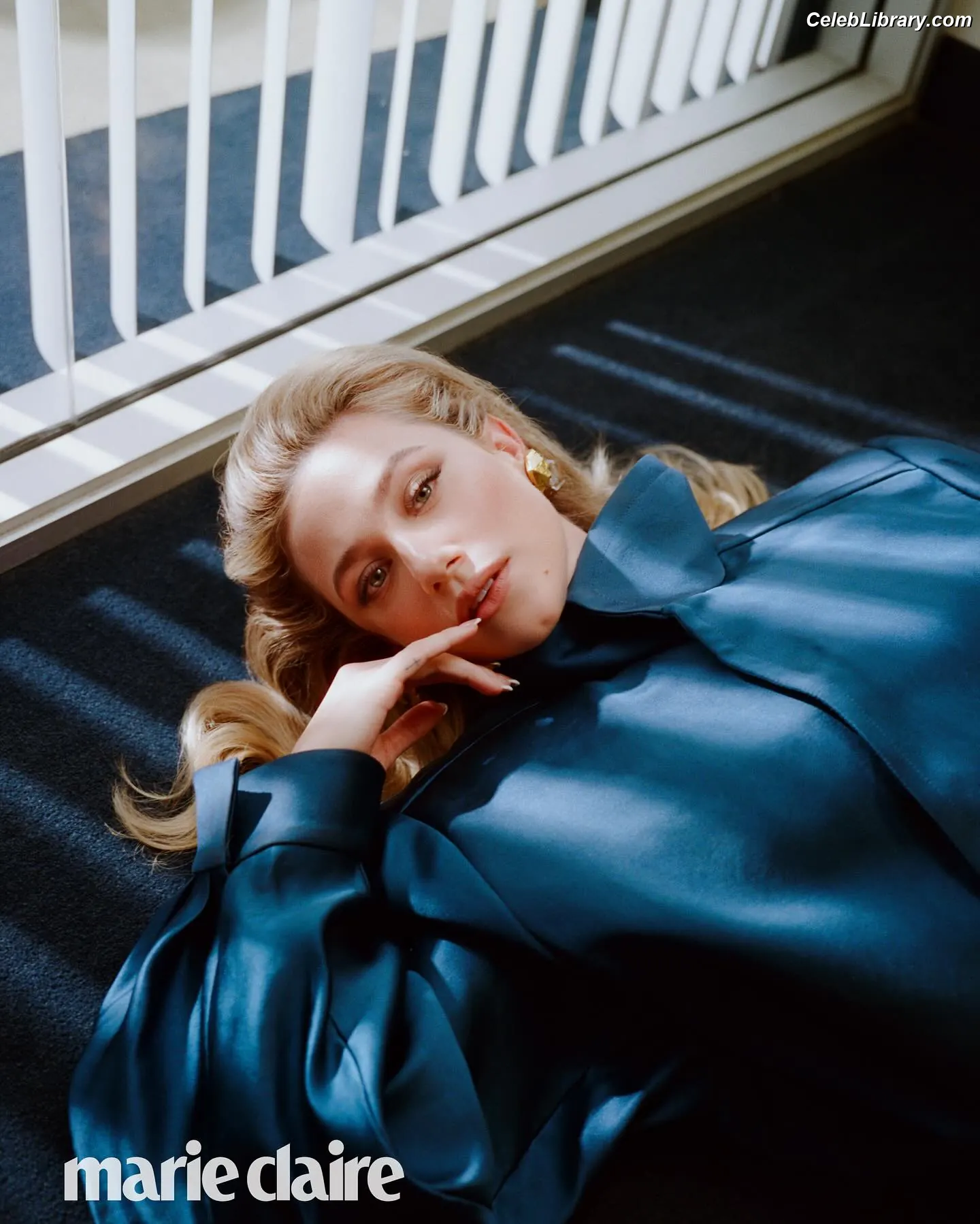 Lili Reinhart photo 3 of 1529