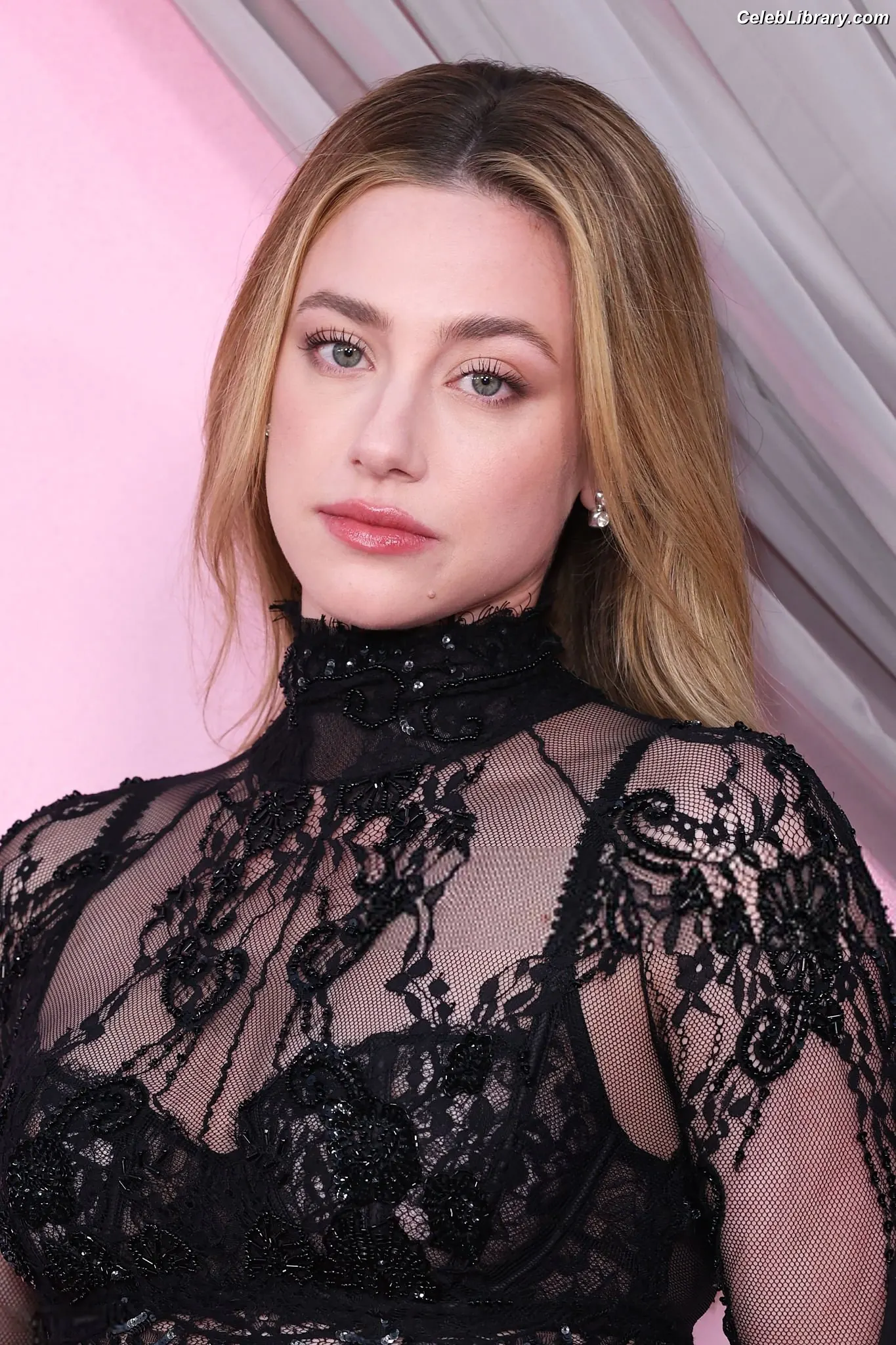 Lili Reinhart photo 21 of 1529