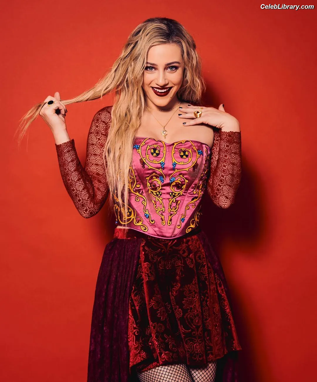 Lili Reinhart photo 11 of 1529