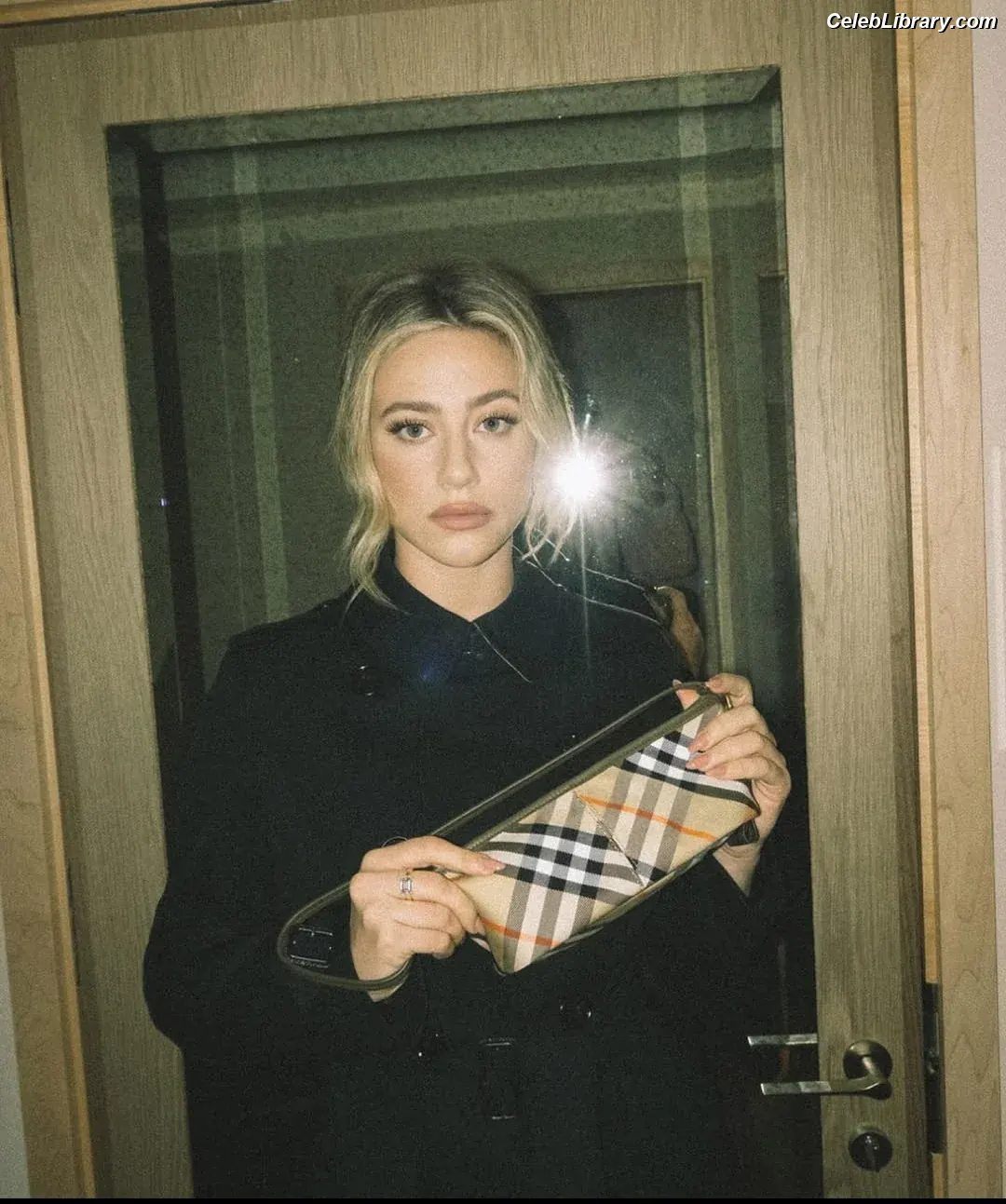 Lili Reinhart photo 6 of 1529