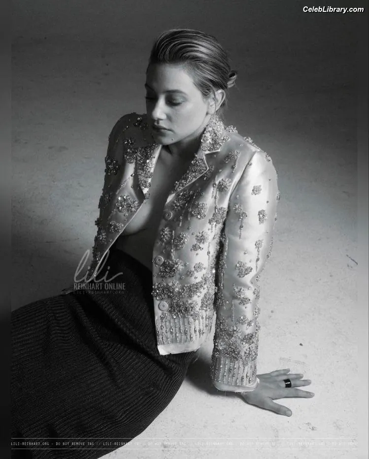 Lili Reinhart photo 12 of 1529