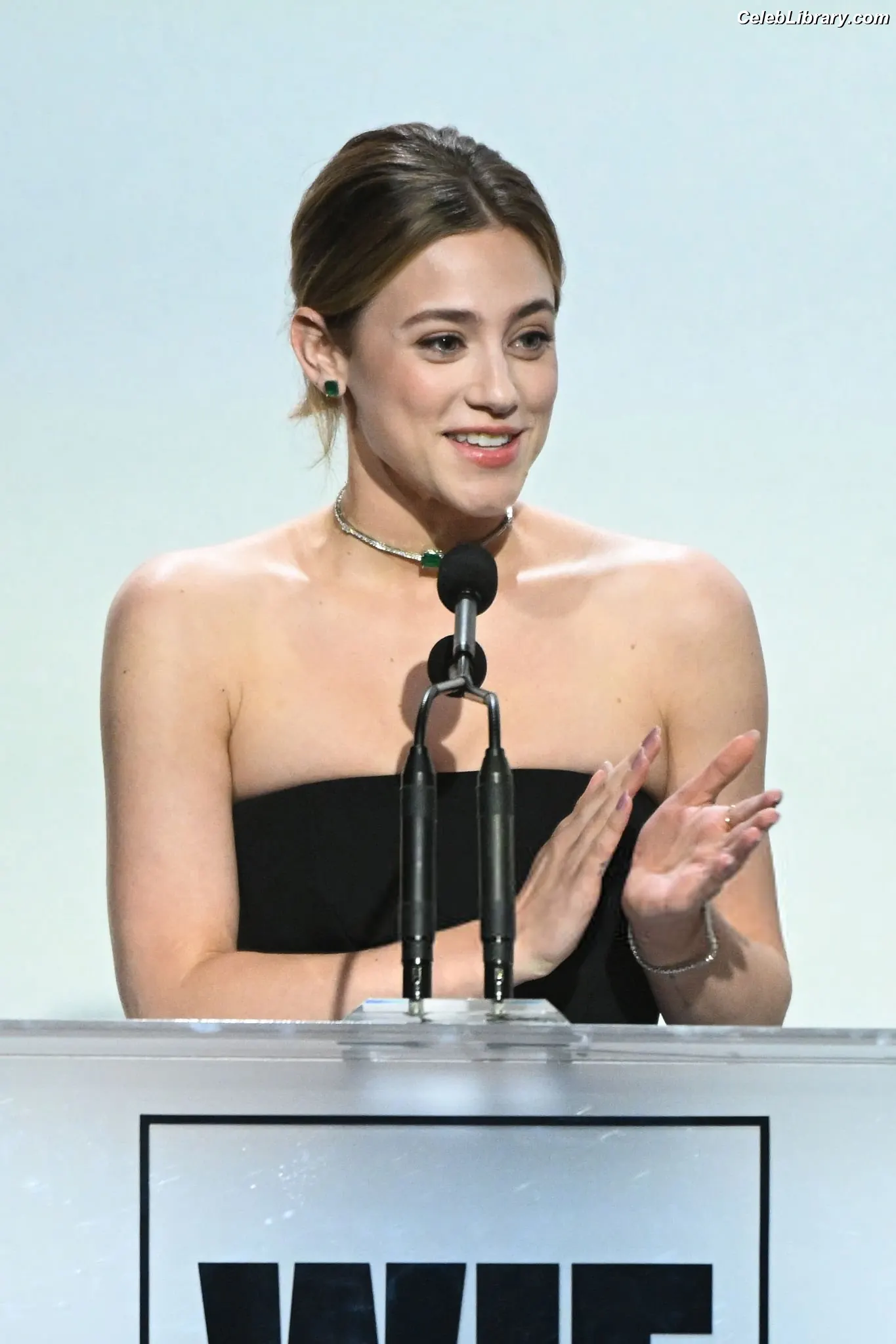 Lili Reinhart photo 15 of 1529