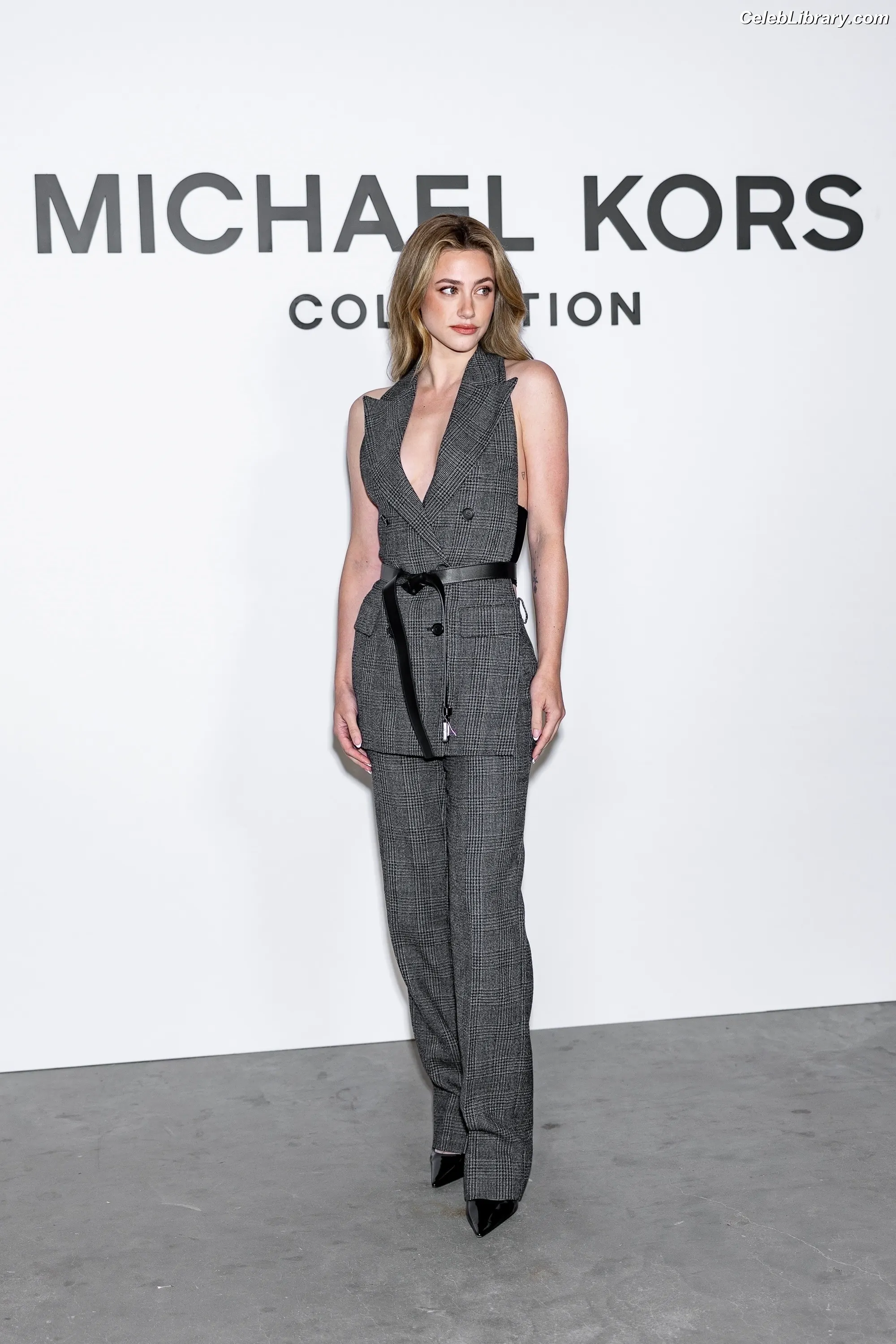 Lili Reinhart photo 23 of 1529