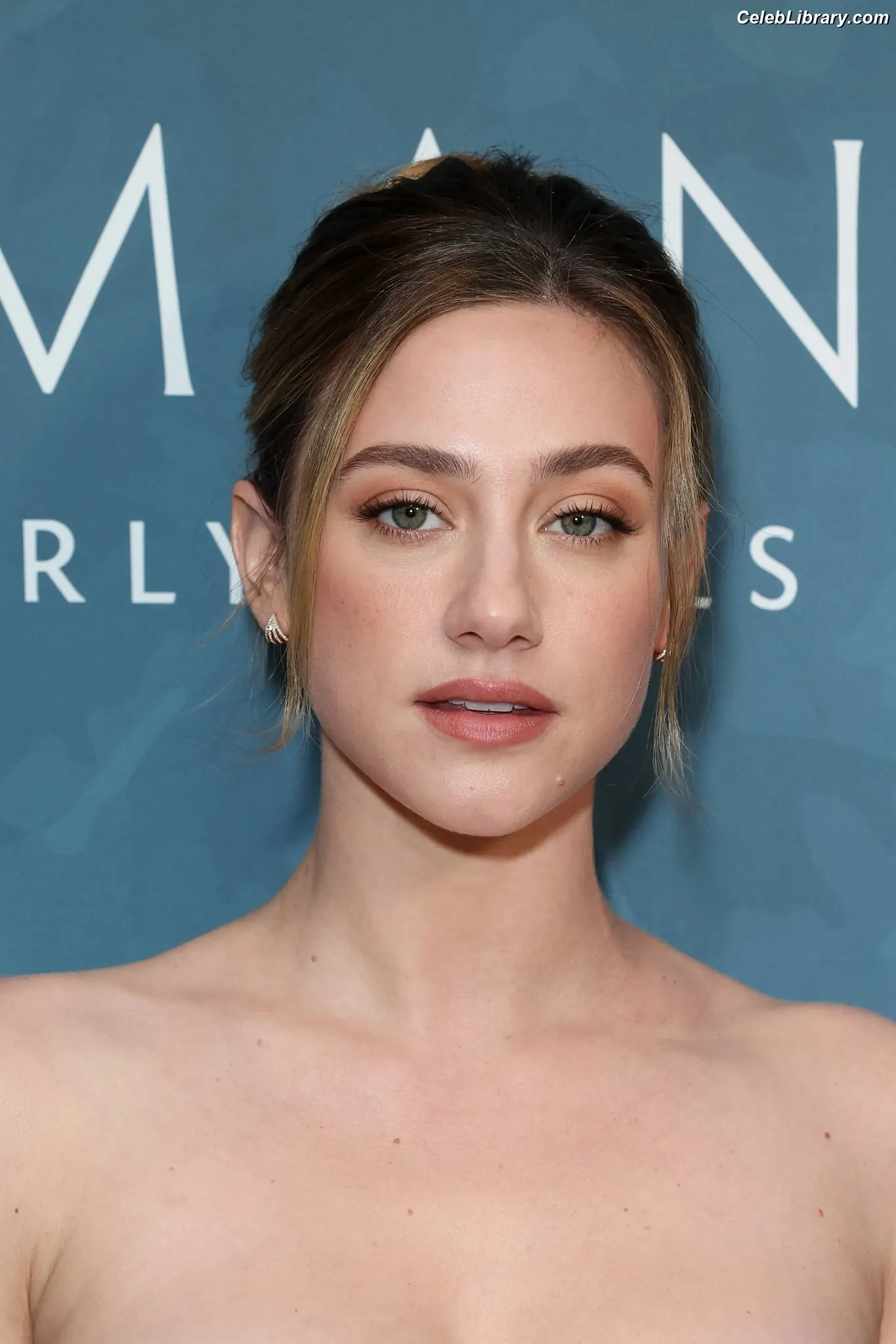 Lili Reinhart photo 23 of 1529