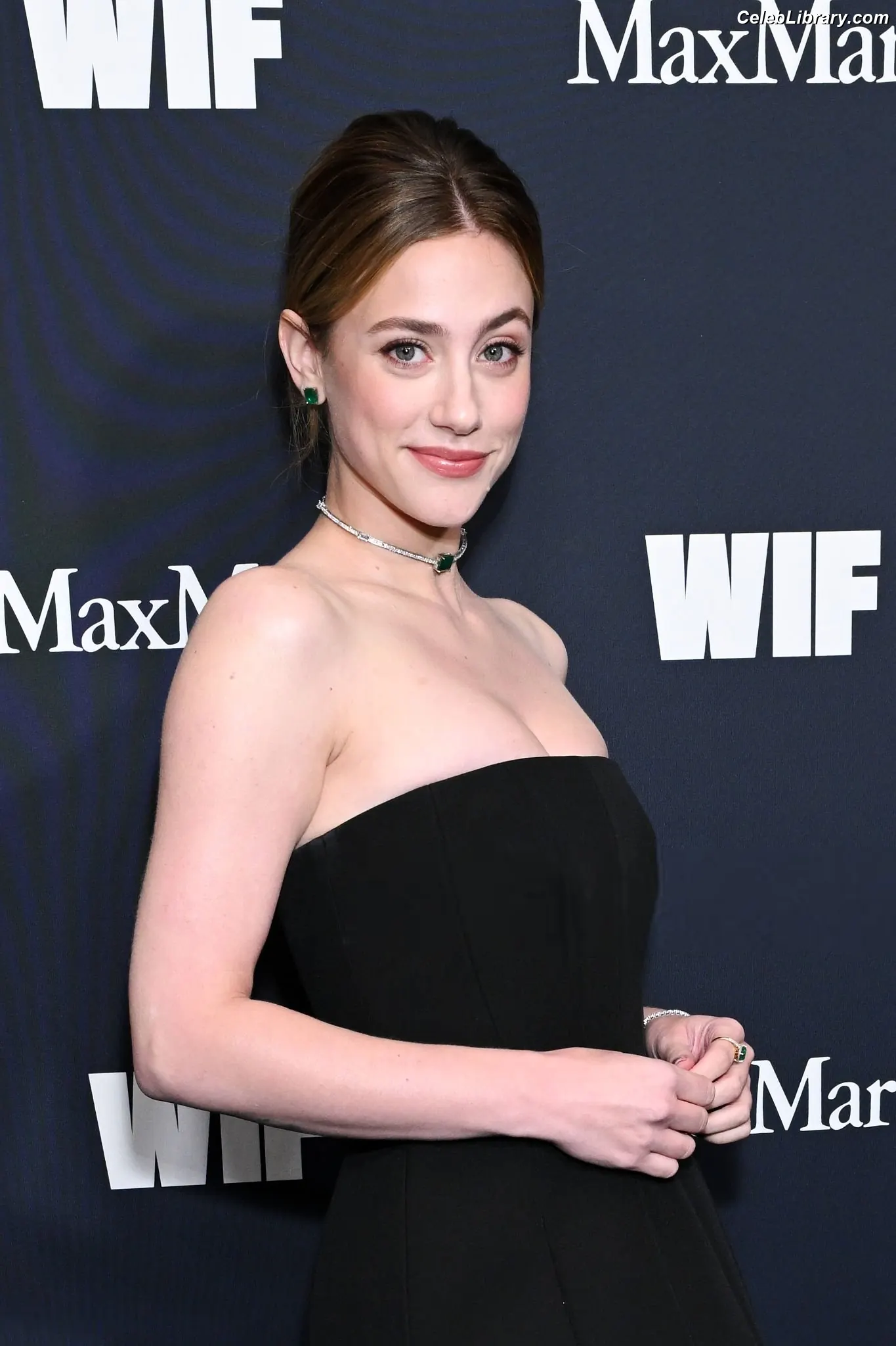 Lili Reinhart photo 2 of 1529