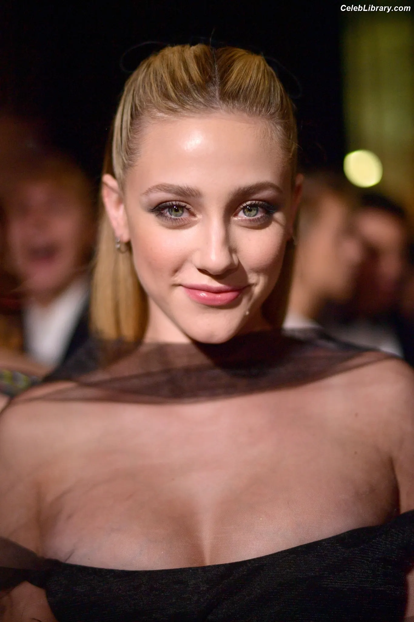 Lili Reinhart photo 20 of 1529
