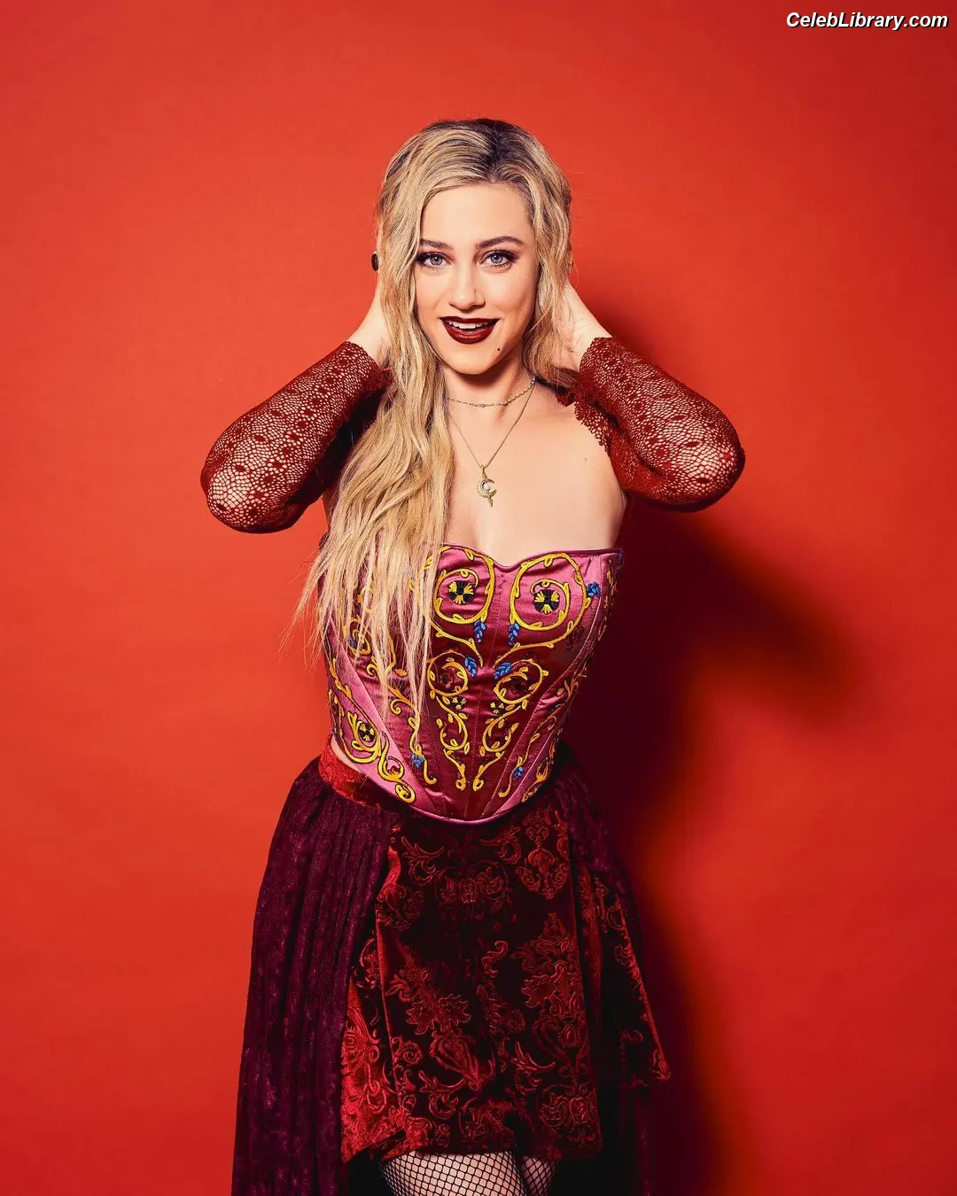 Lili Reinhart photo 3 of 1529