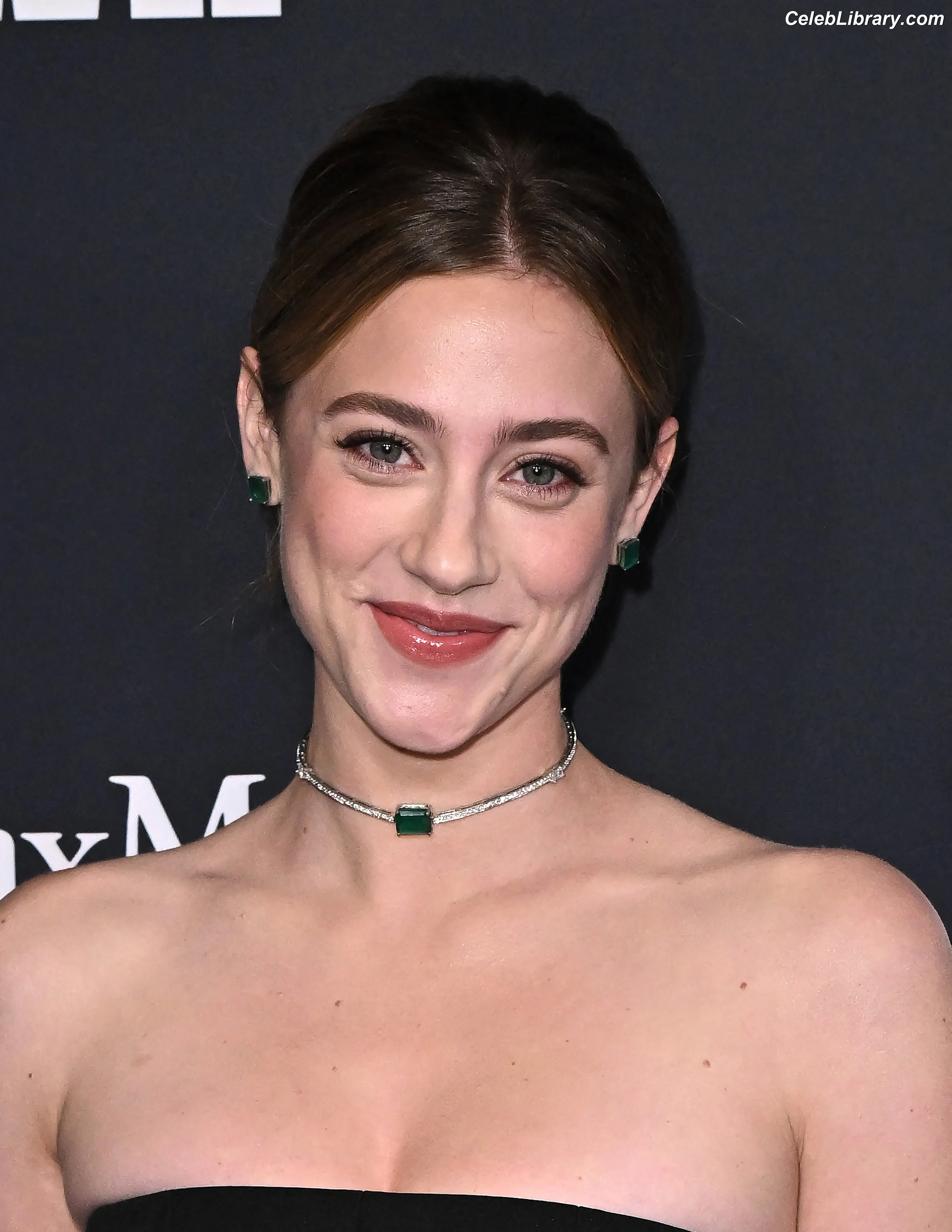 Lili Reinhart photo 5 of 1529