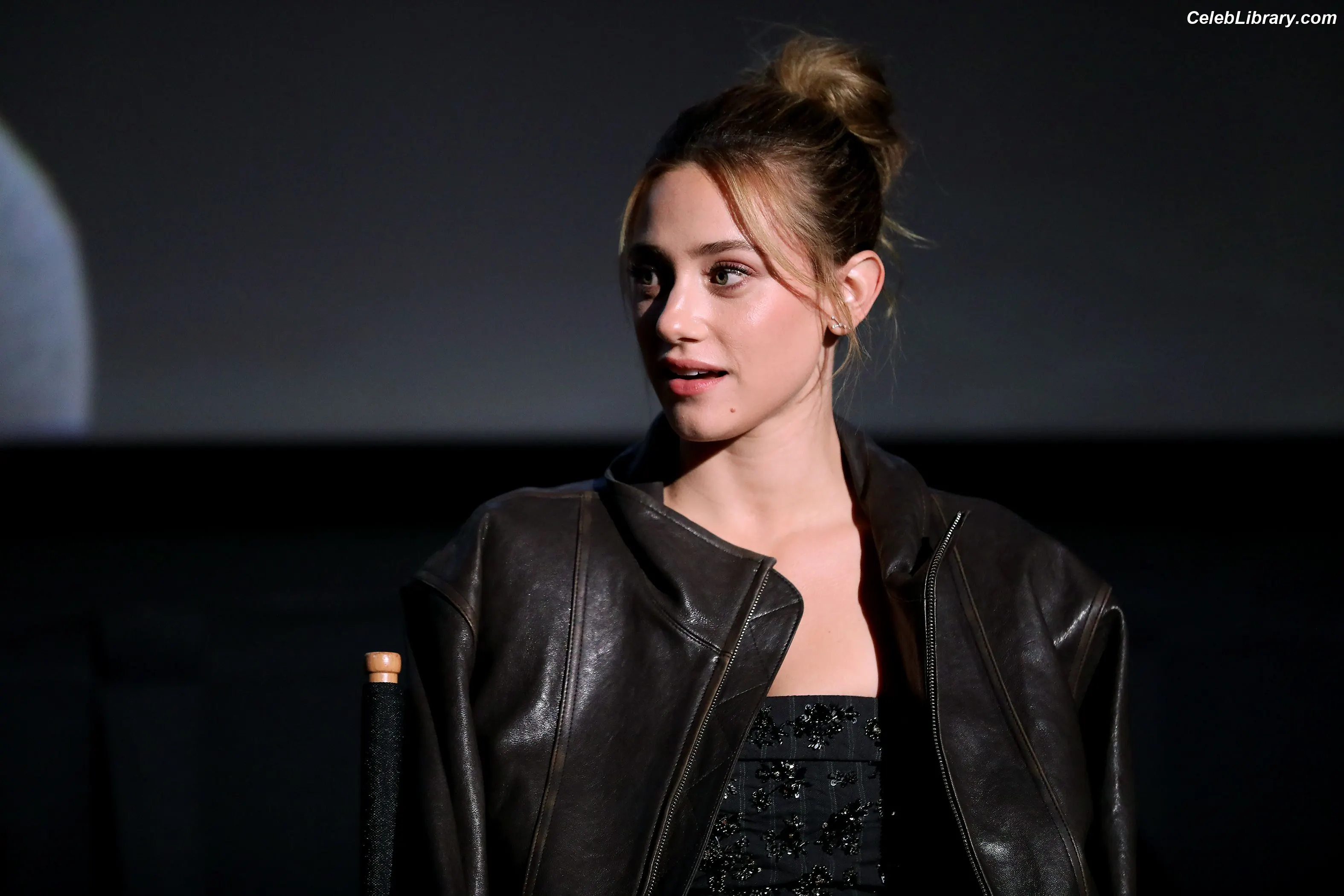 Lili Reinhart photo 18 of 1529
