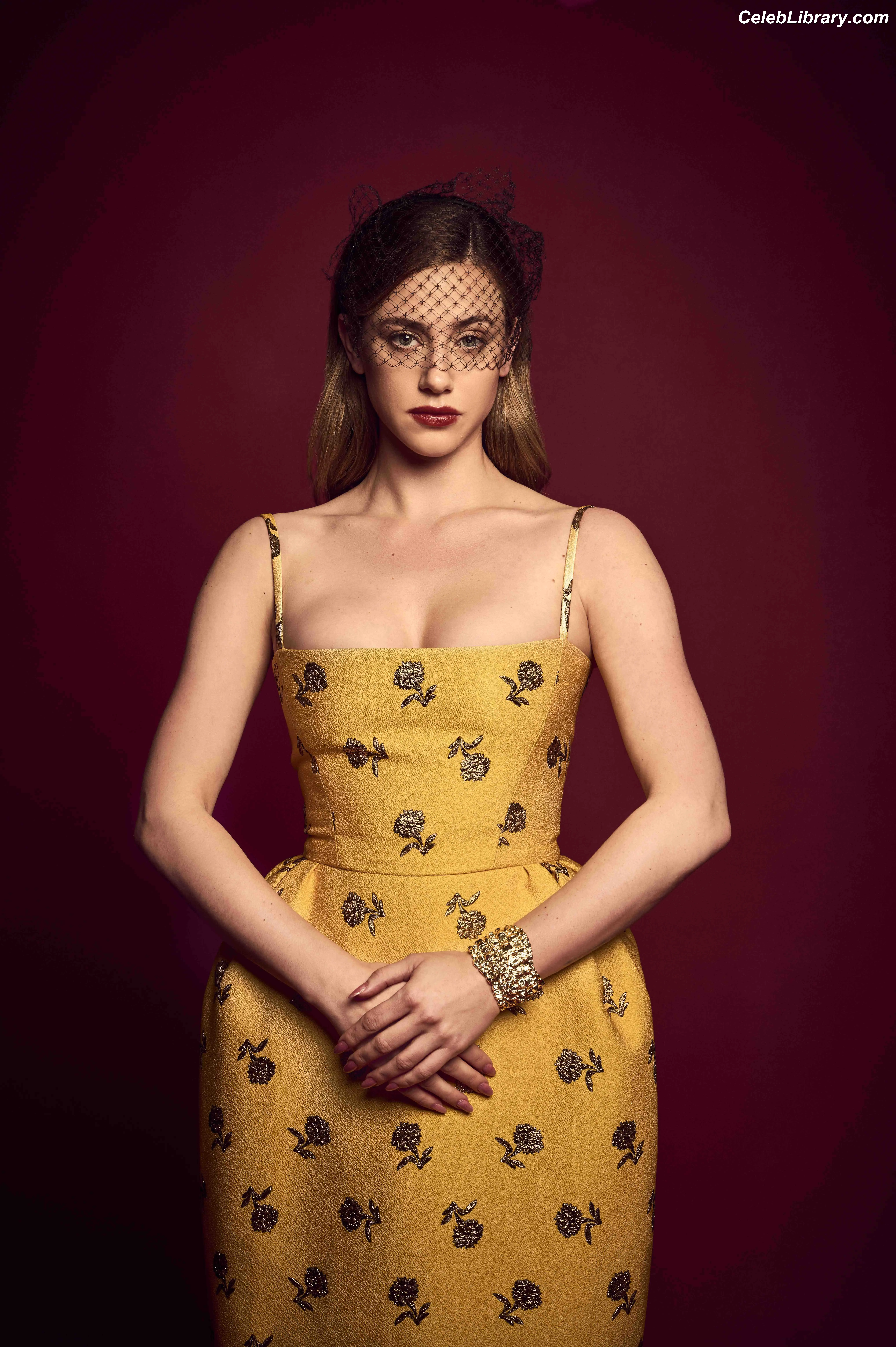 Lili Reinhart photo 15 of 1529