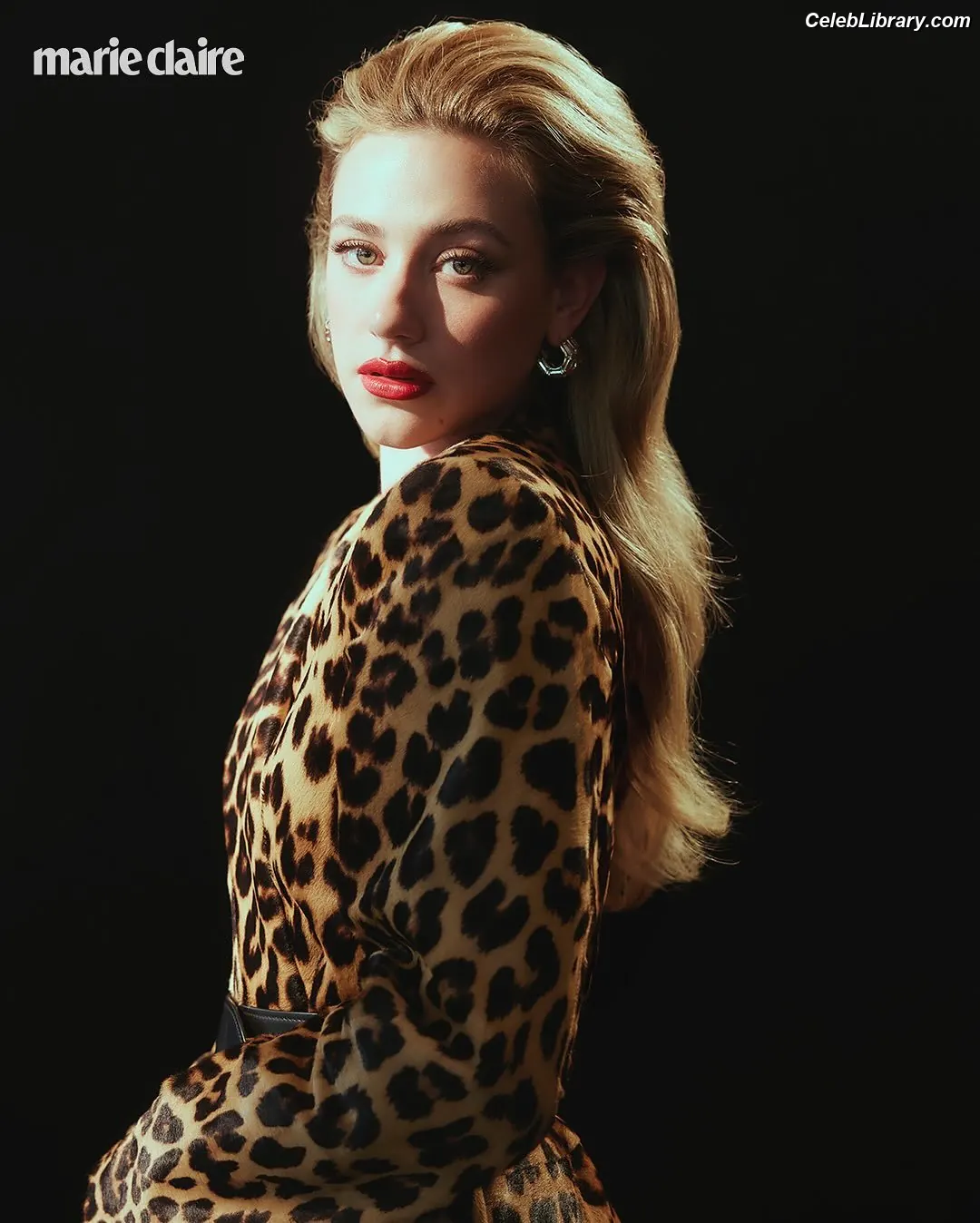 Lili Reinhart photo 6 of 1529