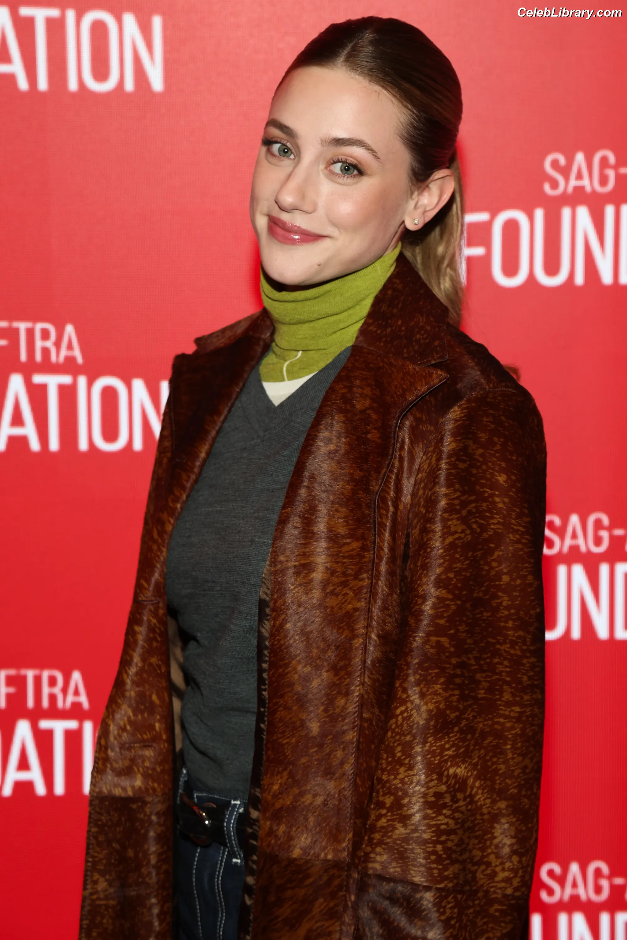 Lili Reinhart photo 22 of 1529