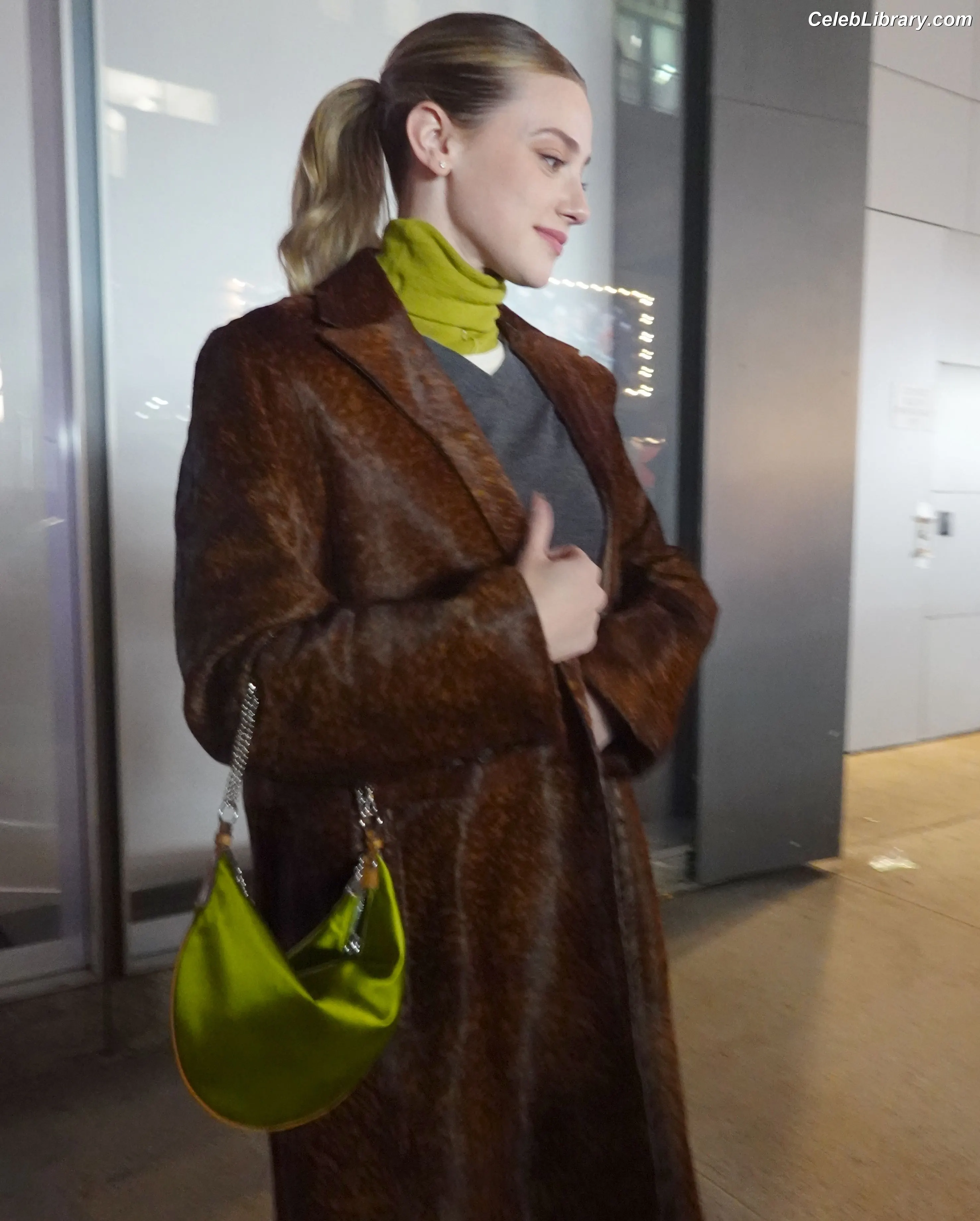 Lili Reinhart photo 15 of 1529