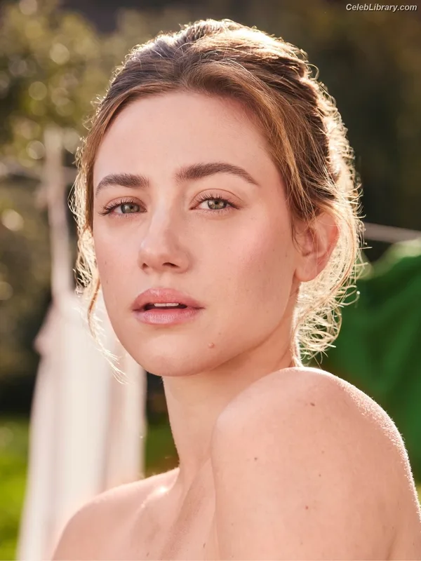 Lili Reinhart photo 23 of 1522