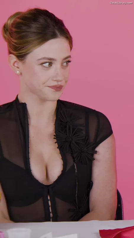 Lili Reinhart photo 23 of 1522
