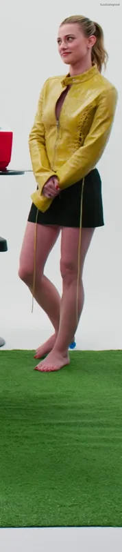 Lili Reinhart photo 13 of 1522