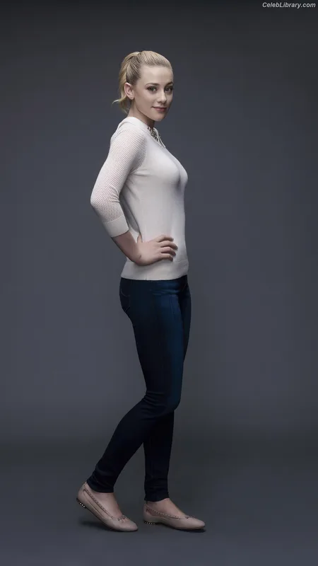Lili Reinhart photo 18 of 1522