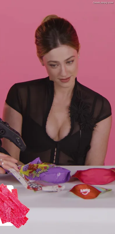 Lili Reinhart photo 22 of 1522