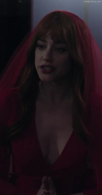 Lili Reinhart photo 5 of 1522