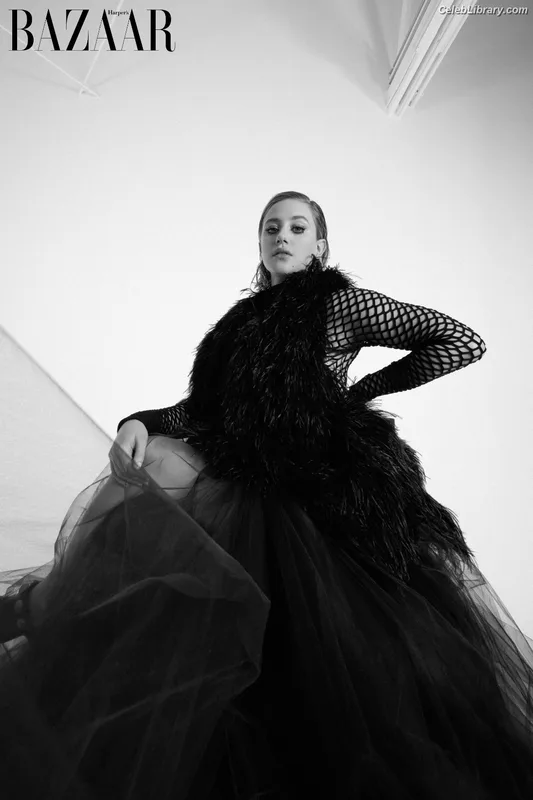 Lili Reinhart photo 2 of 1522
