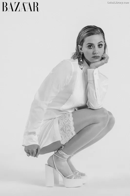 Lili Reinhart photo 4 of 1522