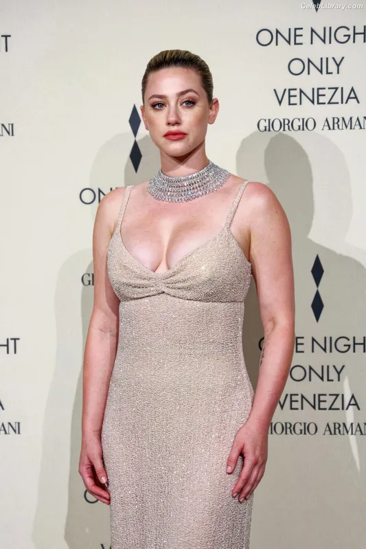Lili Reinhart photo 10 of 1522