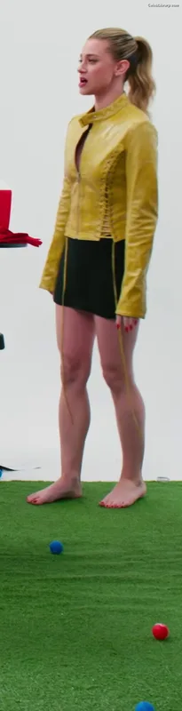 Lili Reinhart photo 14 of 1522