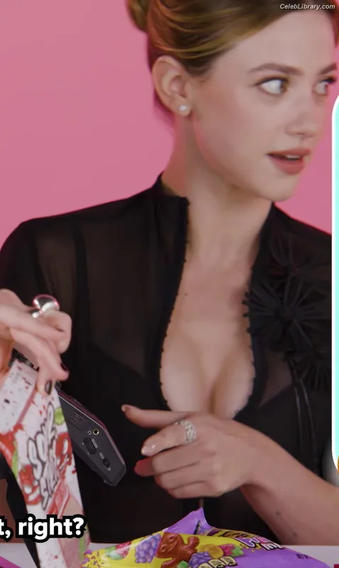 Lili Reinhart photo 23 of 1522