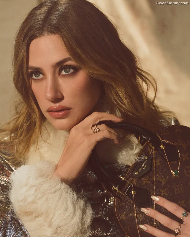Lili Reinhart photo 5 of 1522