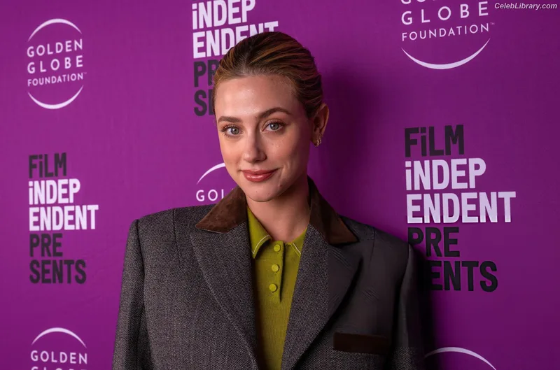 Lili Reinhart photo 24 of 1522