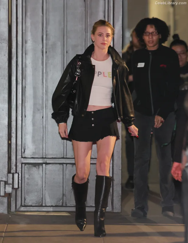 Lili Reinhart photo 1 of 1522