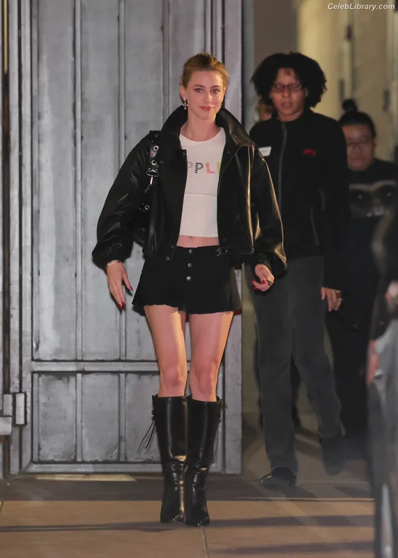 Lili Reinhart photo 2 of 1522
