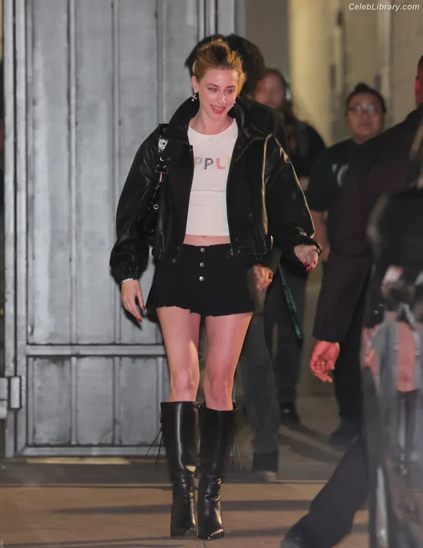 Lili Reinhart photo 4 of 1522