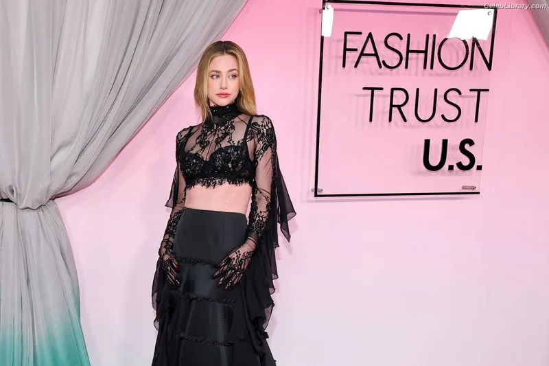 Lili Reinhart photo 20 of 1522
