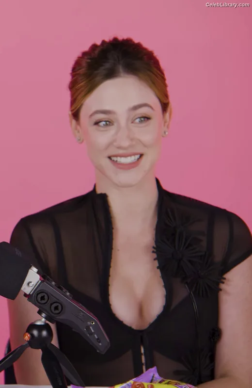 Lili Reinhart photo 20 of 1522