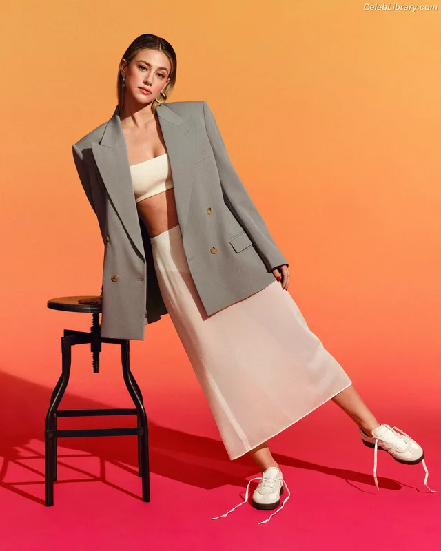 Lili Reinhart photo 15 of 1522