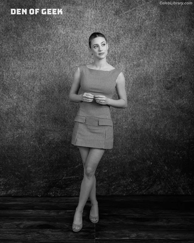Lili Reinhart photo 3 of 1522