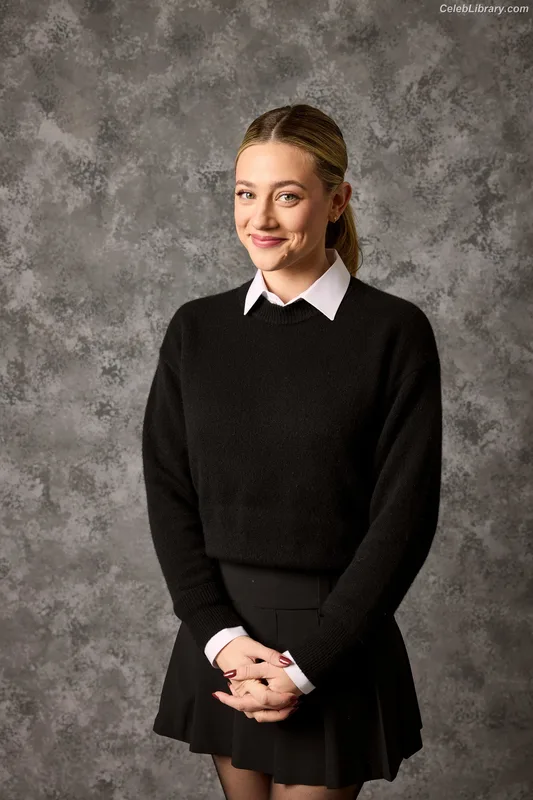 Lili Reinhart photo 22 of 1522