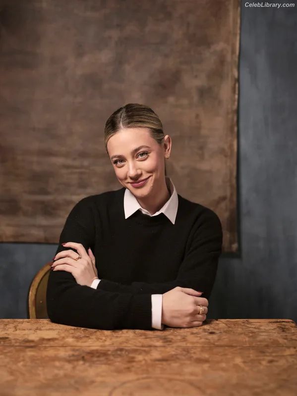 Lili Reinhart photo 3 of 1522