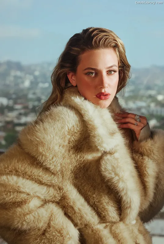 Lili Reinhart photo 13 of 1522