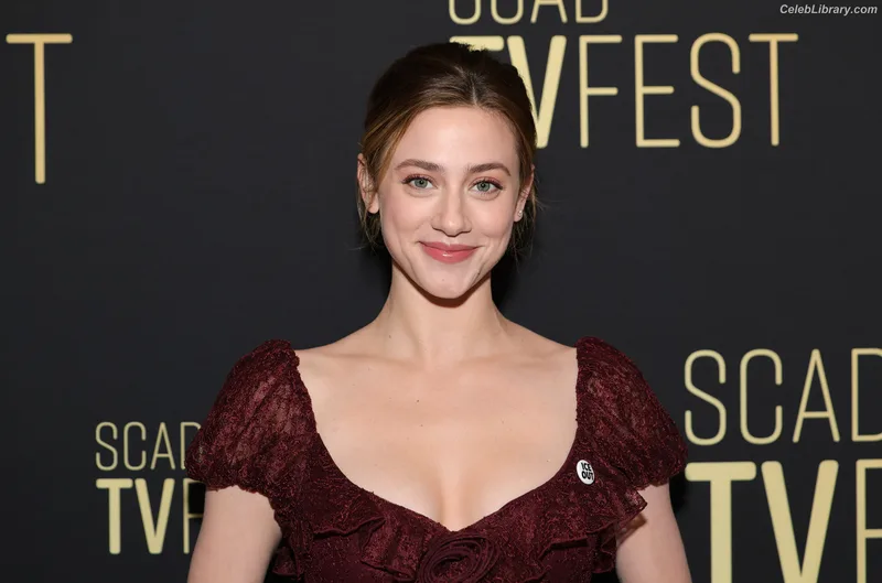 Lili Reinhart photo 5 of 1522