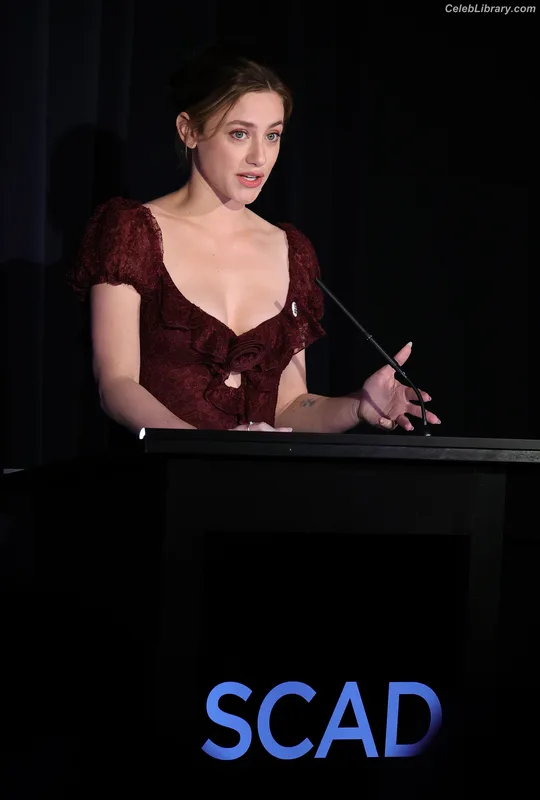 Lili Reinhart photo 7 of 1522