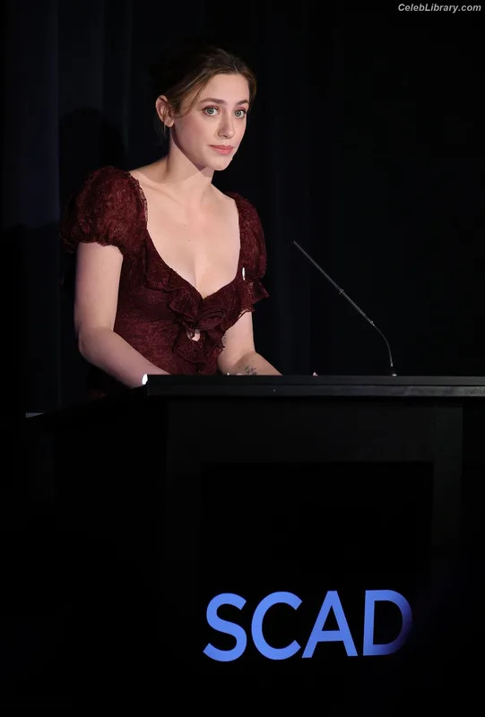 Lili Reinhart photo 10 of 1522
